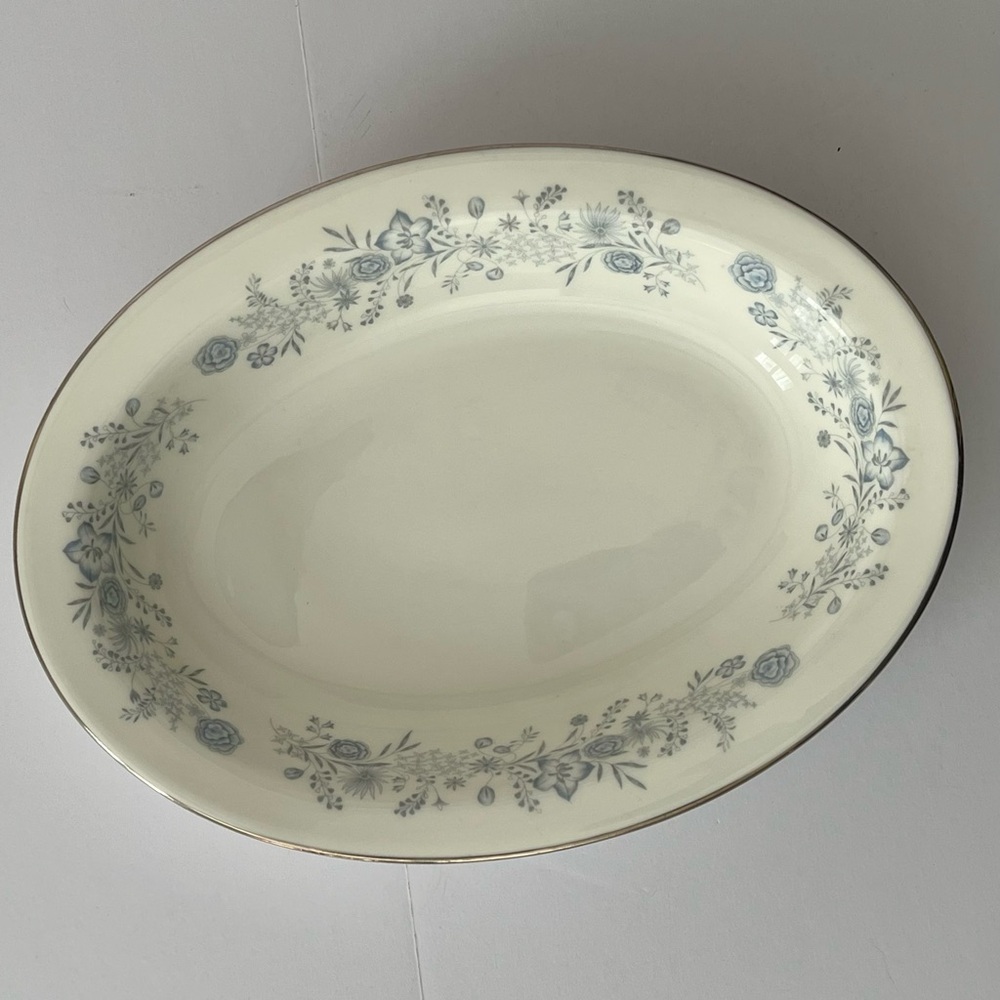 Wedgwood Belle Fleur Oval Vegetable Bowl Blue Flowers Platinum Rim Bone China
